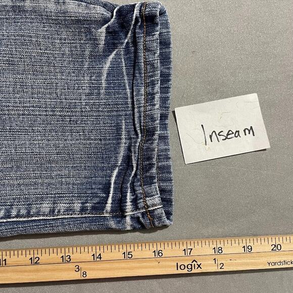 LA Blues Size 6 Embellished Blue Jean Denim Capris Y2K Button Flap Pockets Crop - Picture 12 of 13